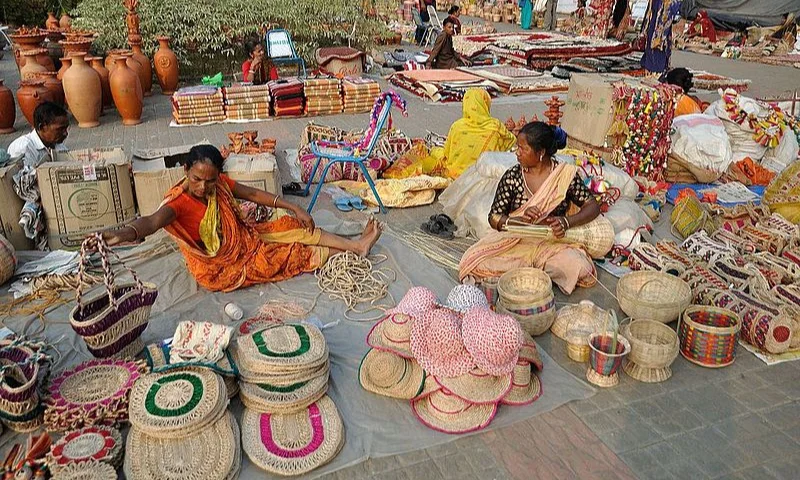 हस्तशिल्प से जुड़े उत्पाद बेचकर कमाएं पैसे